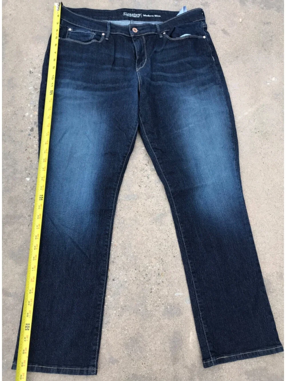 Levi's Classic Bootcut Jeans Women's Size 18M  34x32 Blue Dark Wash Denim